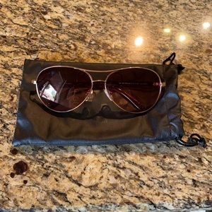 Guess Rose Gold Aviator Sunglasses 🕶 💕